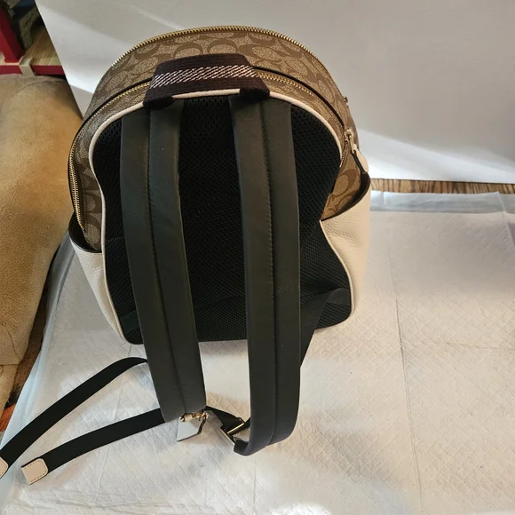 Coach Brown and Cream Backpack display picture 1